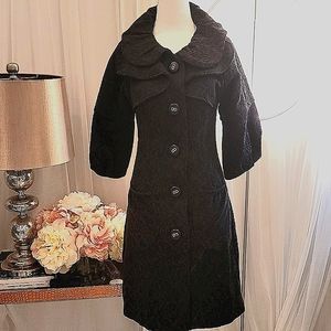Jacquard structured black coat